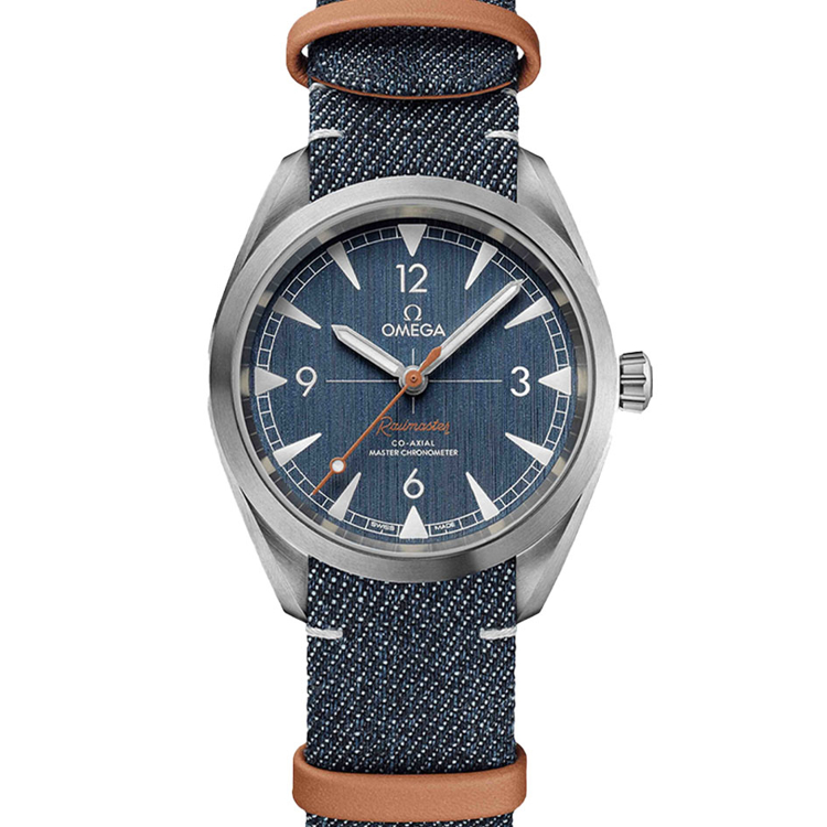 نمای روبروی ساعت Omega Railmaster Blue Jeen