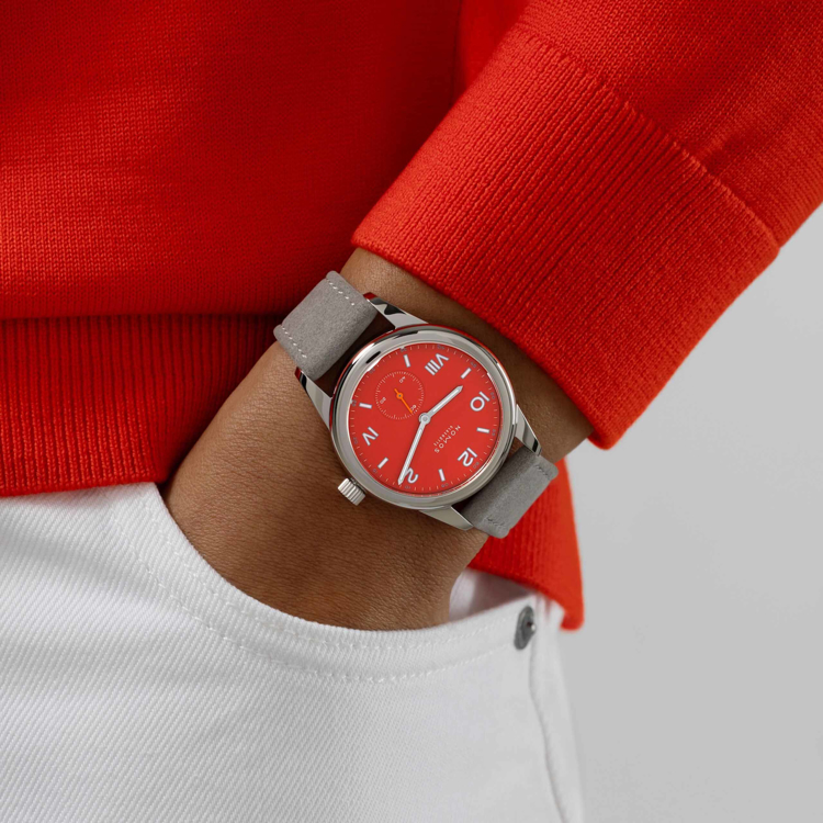 نوموس کلاب 36mm-قرمز-کوکی - نمای روی مچ 3