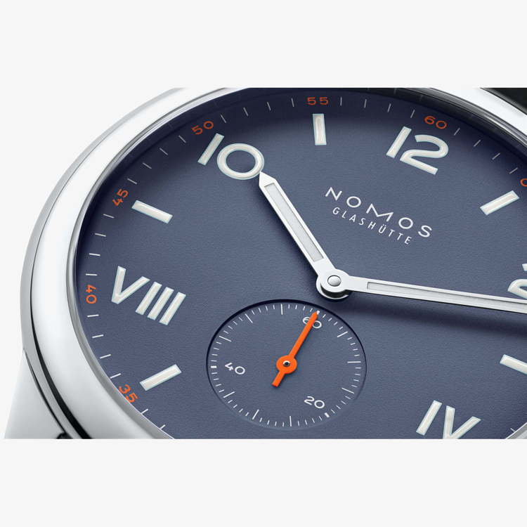نوموس کلاب 38mm-آبی‌بنفش-کوکی - نمای جزئیات صفحه