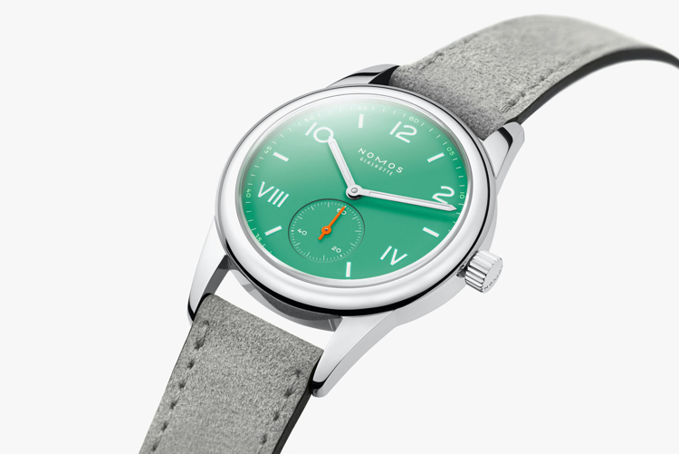 نوموس کلاب 36mm-سبز-کوکی - نمای کلی ساعت
