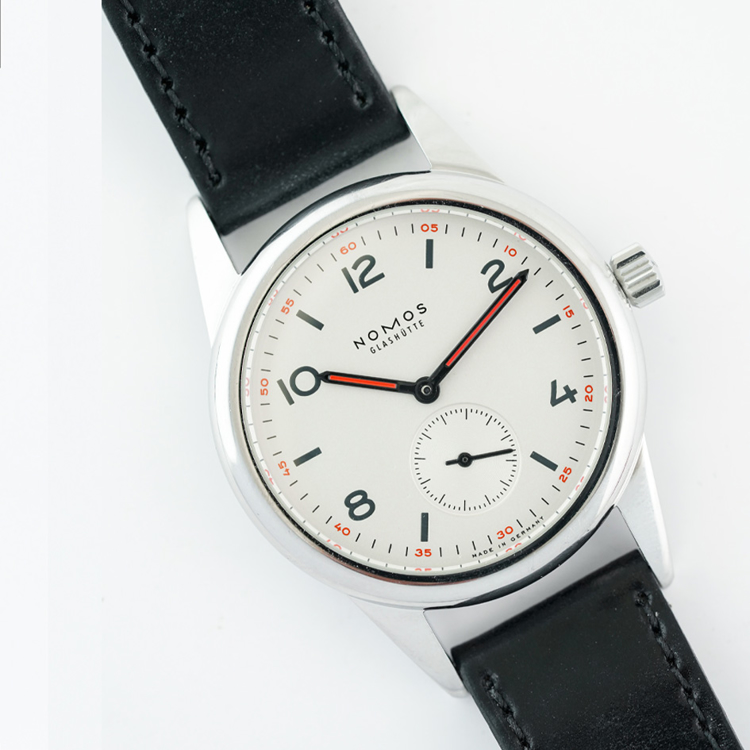 نوموس کلاب 36mm-سفید-کوکی-صفحه ساعت