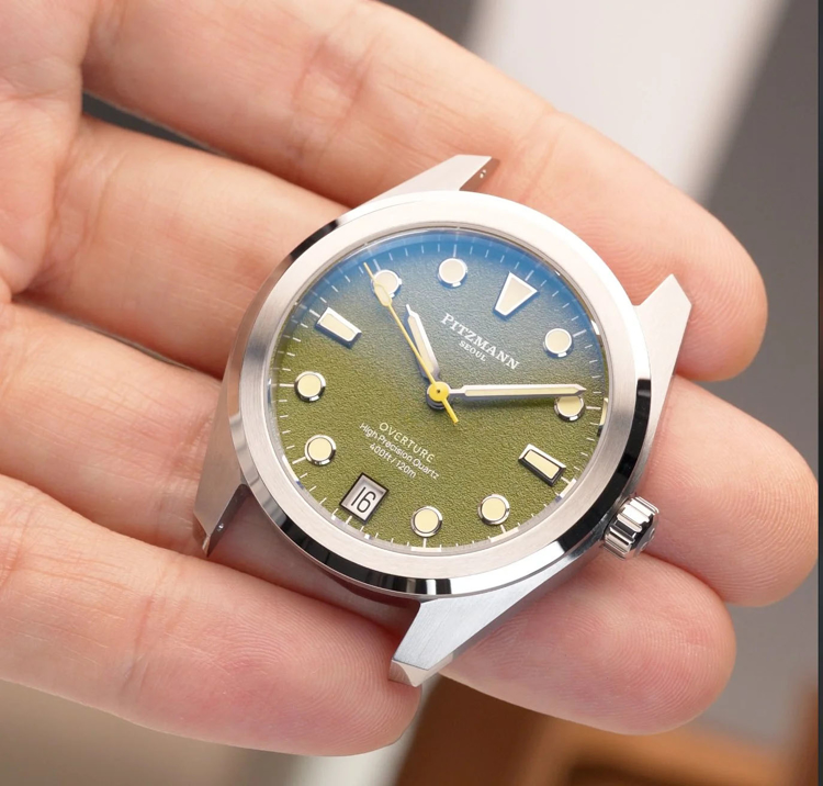 پیتزمن اورچور (Overture) - Date - سبز خاکی - قاب ساعت